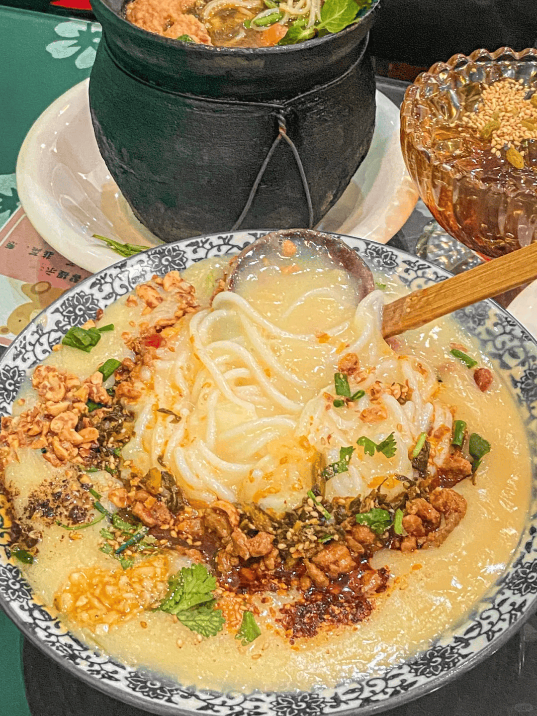 云南保山,3元茶水免费续,10元咖啡喝爽,夏天才25℃,最适合人呆的城市