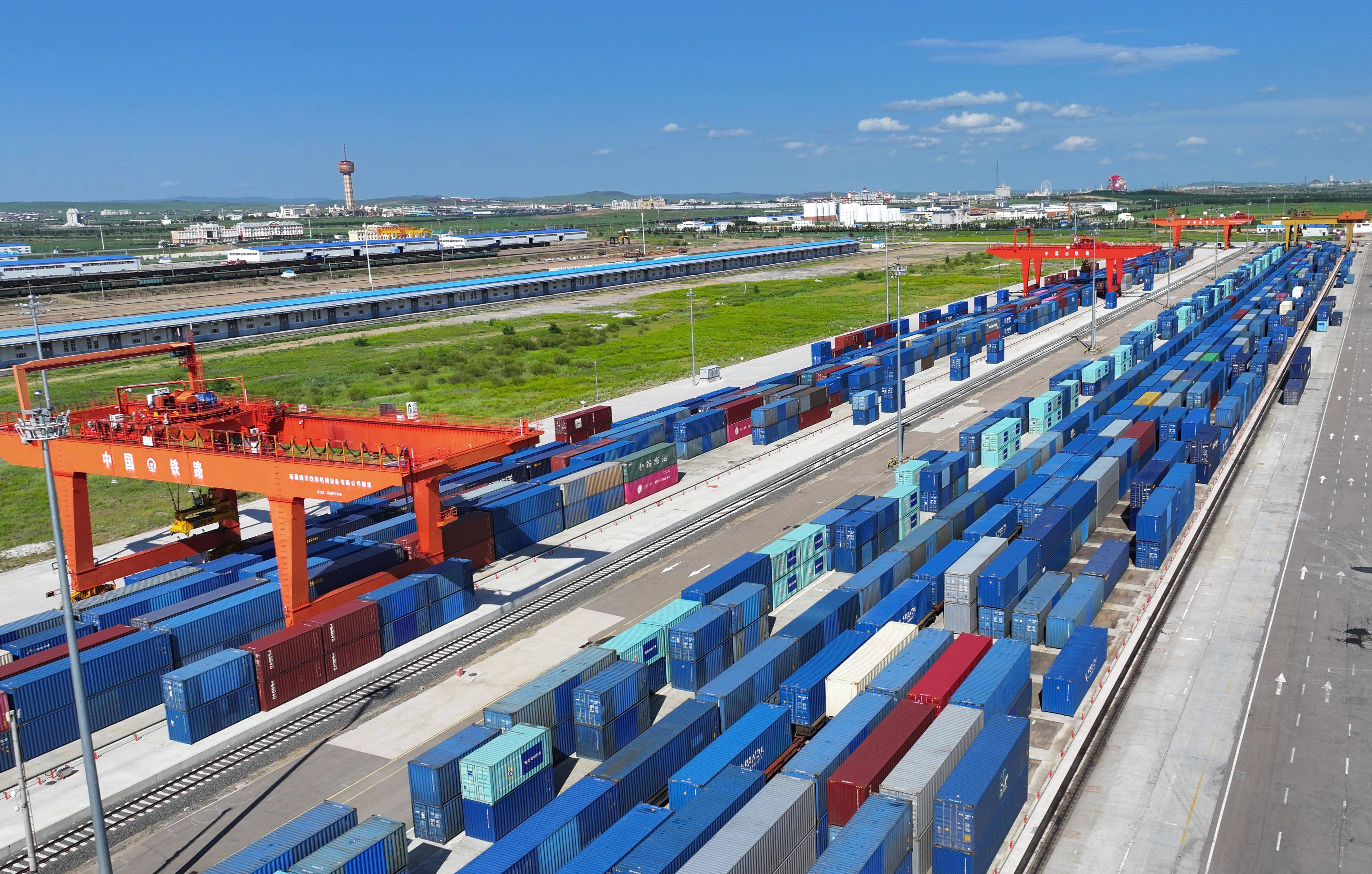 中欧班列东通道满洲里铁路口岸累计通行量突破30000列