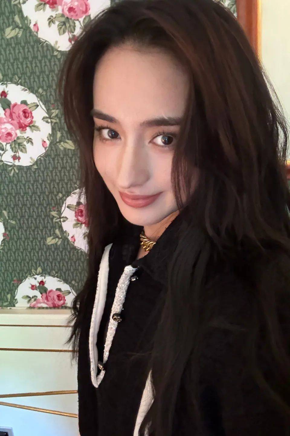 00小花，怎么不算人均母胎美人呢？