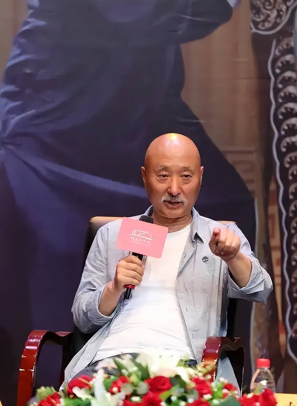 《戏台》票房冲5亿，陈佩斯耗尽心血，却为站队“港独”的他买单