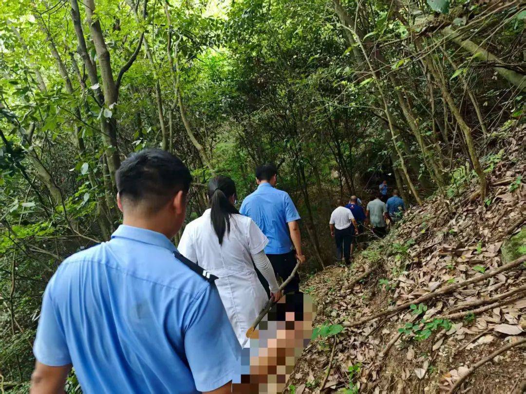 紧急救援！一男子深山失联