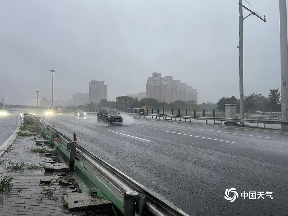 河北极端特大暴雨 河南却严重干旱 气候系统出了啥问题？