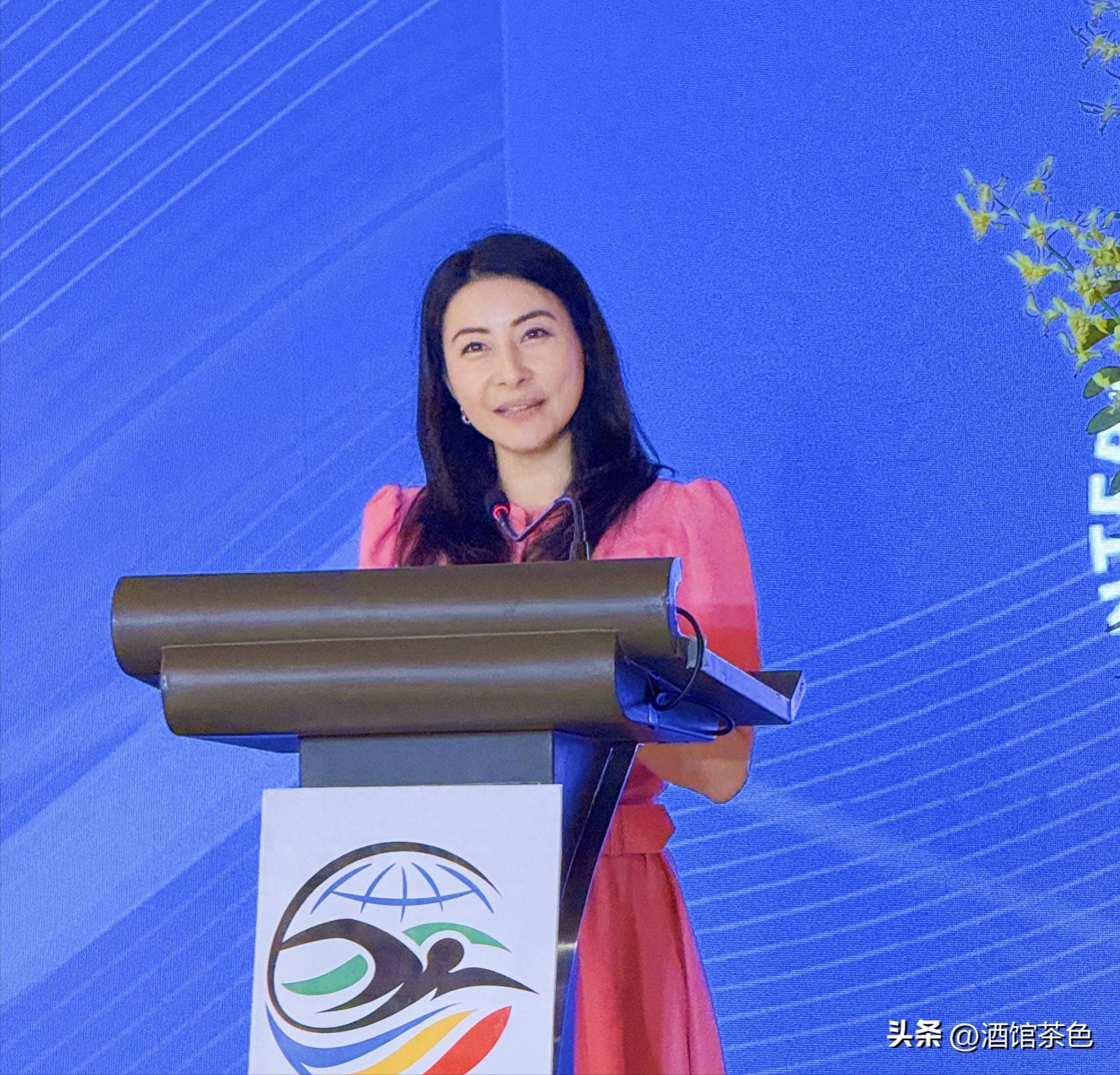 郭晶晶再创辉煌：43岁荣登国际游泳名人堂，霍启刚全力支持