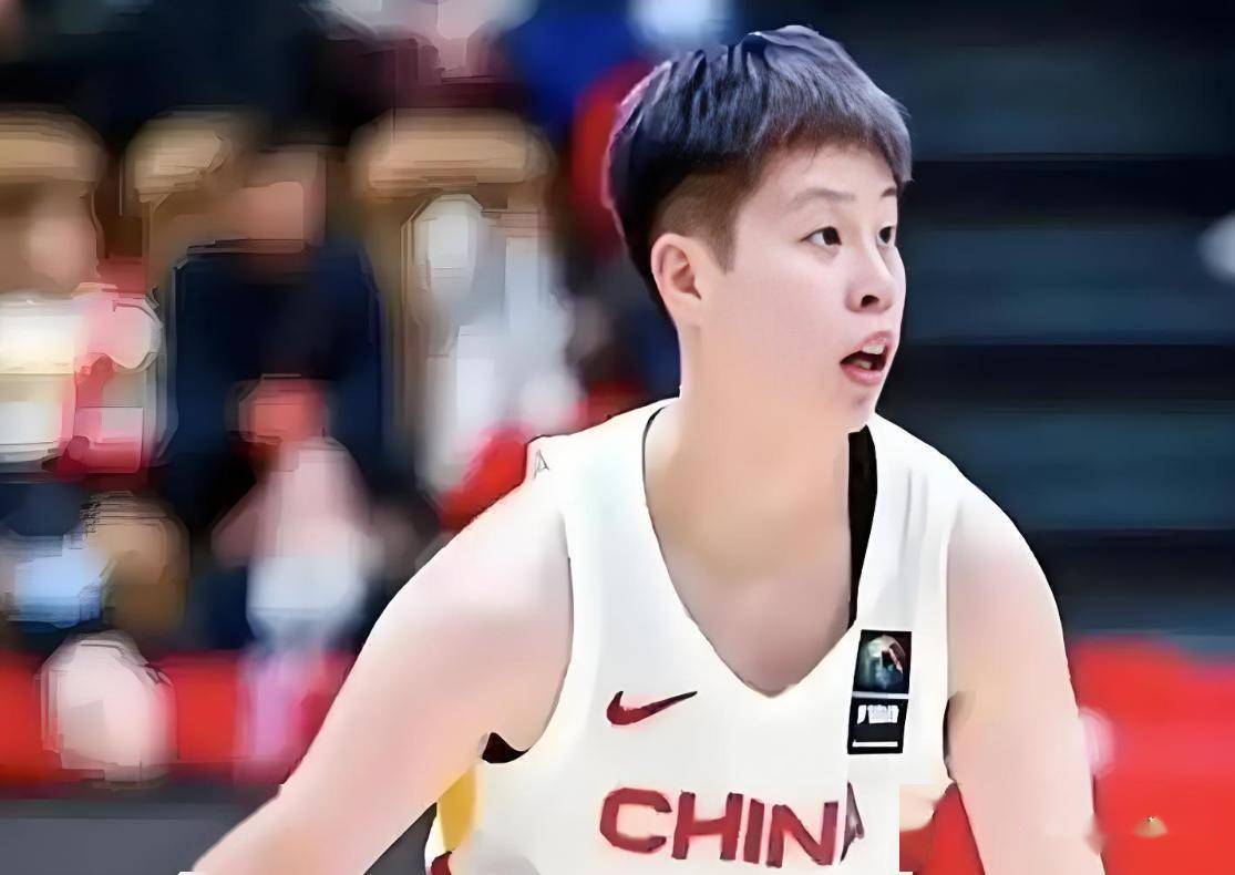 揭秘李缘：中国女篮1号位的独特存在与她的“反向锦鲤”传奇