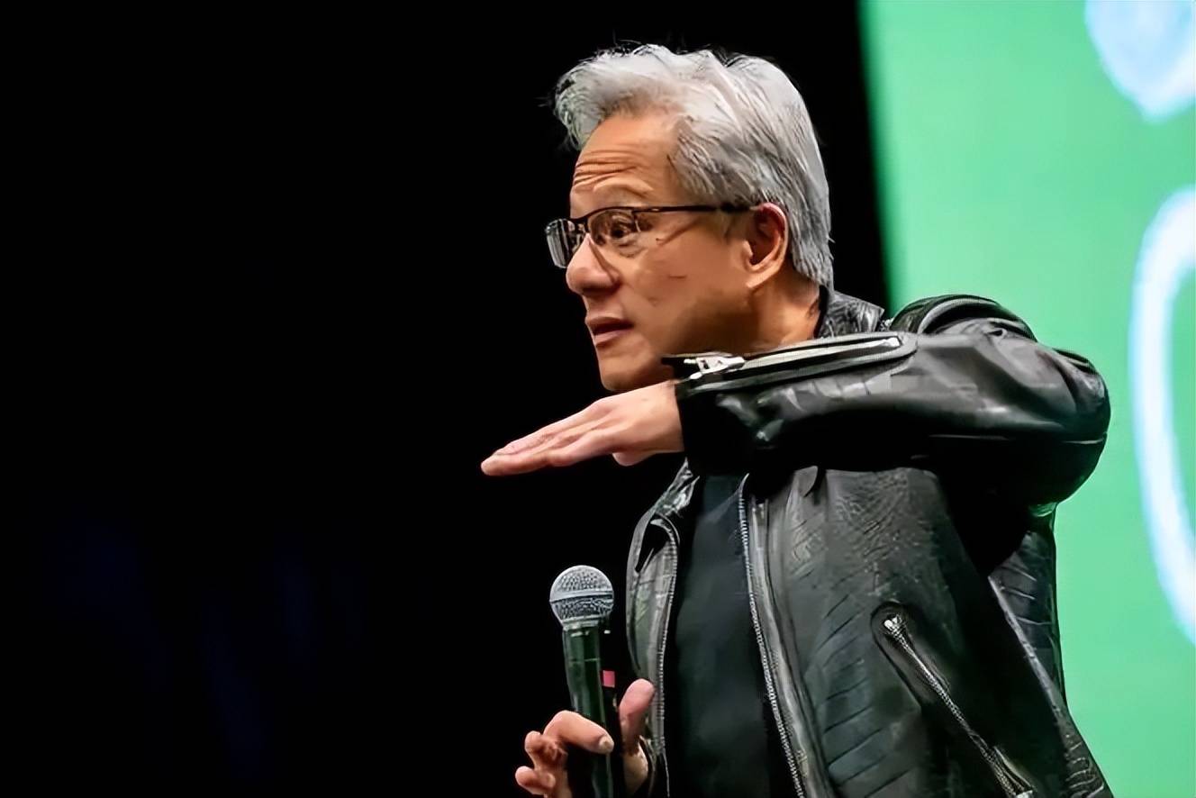 原创             央媒怒评！英伟达在中国芯片上动手脚，万辆新能源车面临失控风险