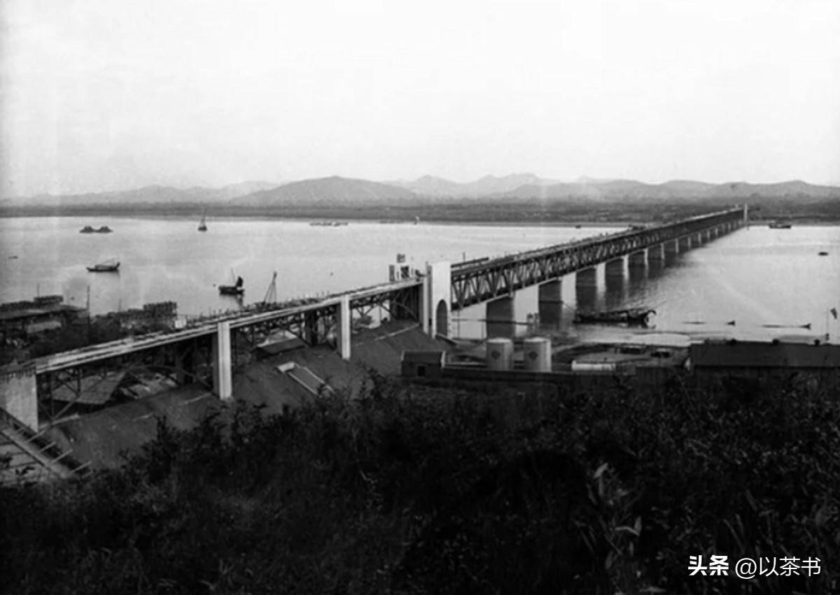 两任妻子郁郁而终，6子女恨他到死，独活93岁为何无一人送终？_两任妻子郁郁而终，6子女恨他到死，独活93岁为何无一人送终？_