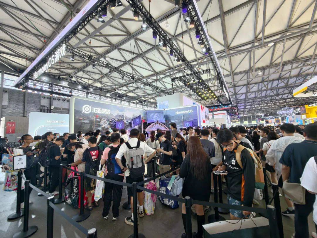 逛了一天ChinaJoy，最后被吸引的居然是鸿蒙。。。