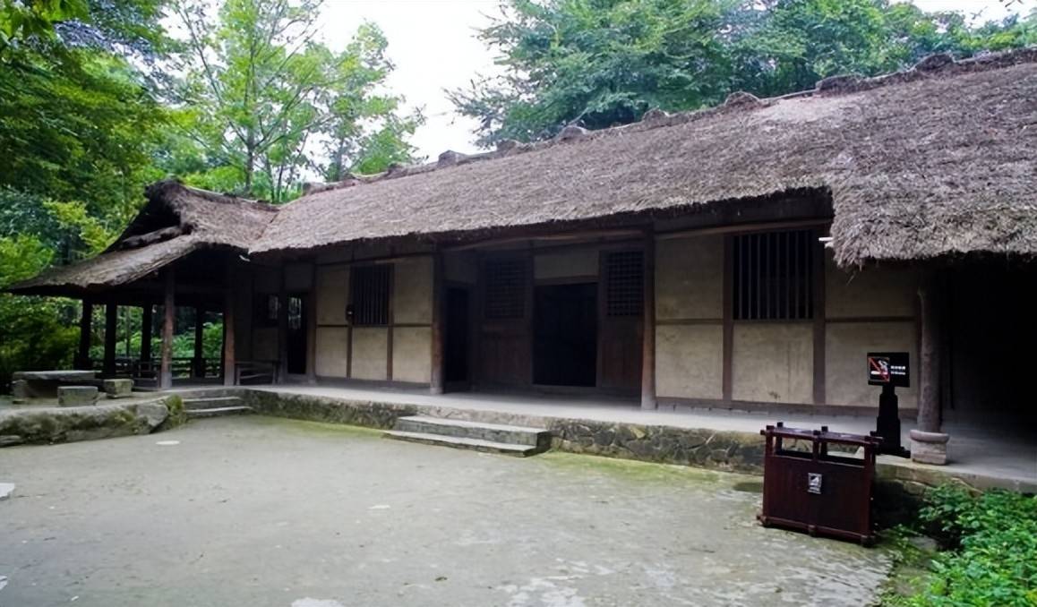 古代地广人稀,那么古人安家,是不是随便盖房都可以?
