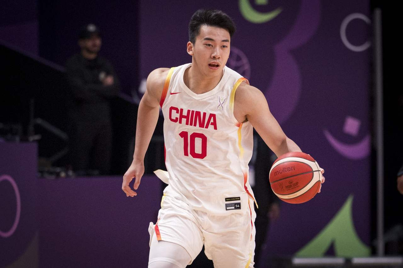 男篮亚洲杯开打，中国男篮首战险胜沙特，收获开门红