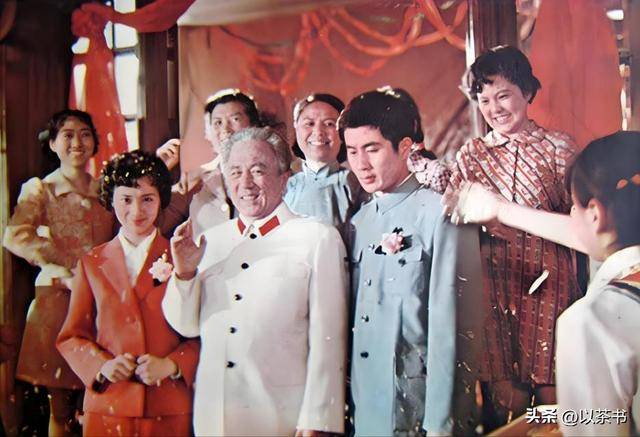 郭凯敏二婚老婆露面，长相惊艳身份厉害，儿子原来是我们熟悉的他