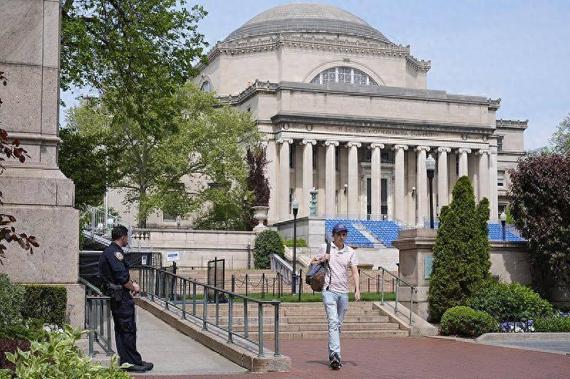 美国的许多主要大学被指控操纵“早期入学”以