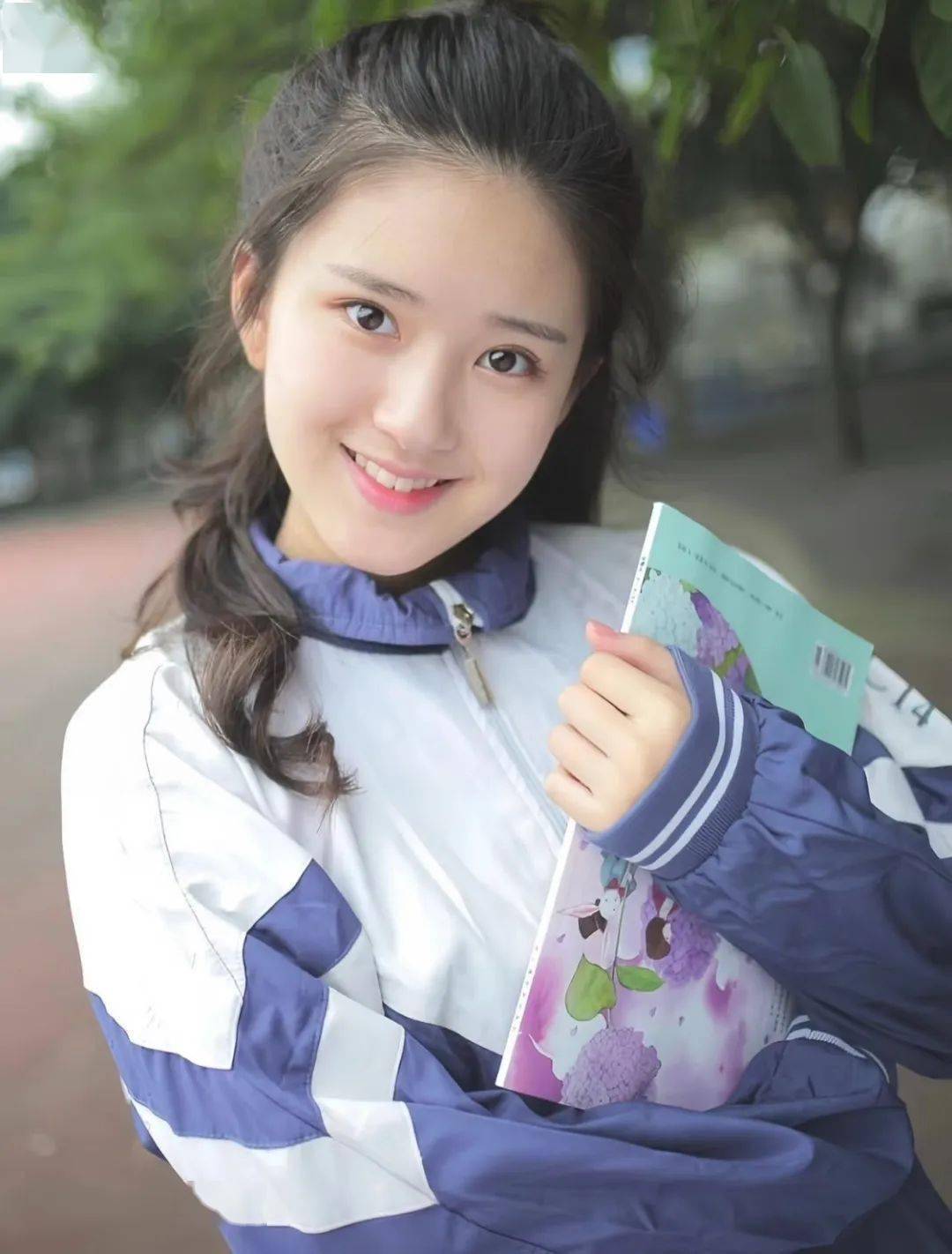 抑郁失声,手撕公司,直播发疯,5天涨粉200万