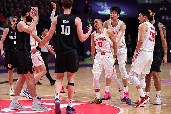 中国男篮98比84击败新西兰，亚洲杯决赛，我们来了！