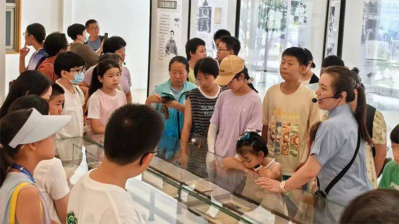 在中国妇女儿童博物馆读鲁迅