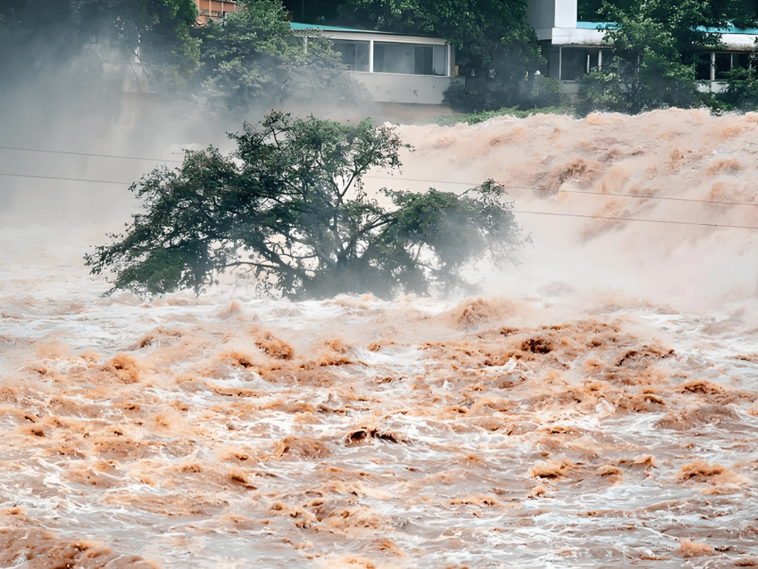 最大风力14级!海南继续发布台风一级预警