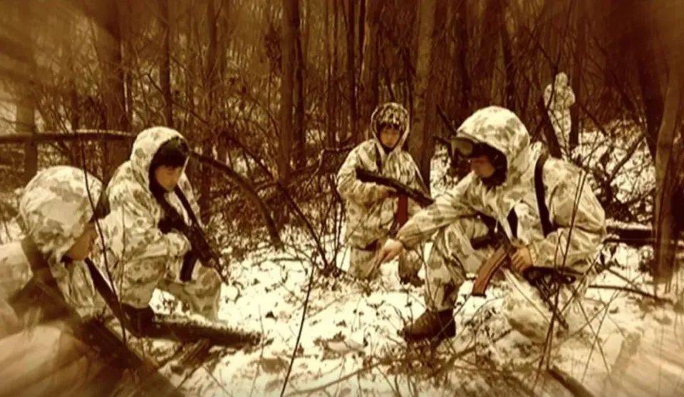 金正恩亲自迎灵！朝鲜公开出兵库尔斯克详情，首次披露朝军“海外作战”具体情况，并播出大量作战影像