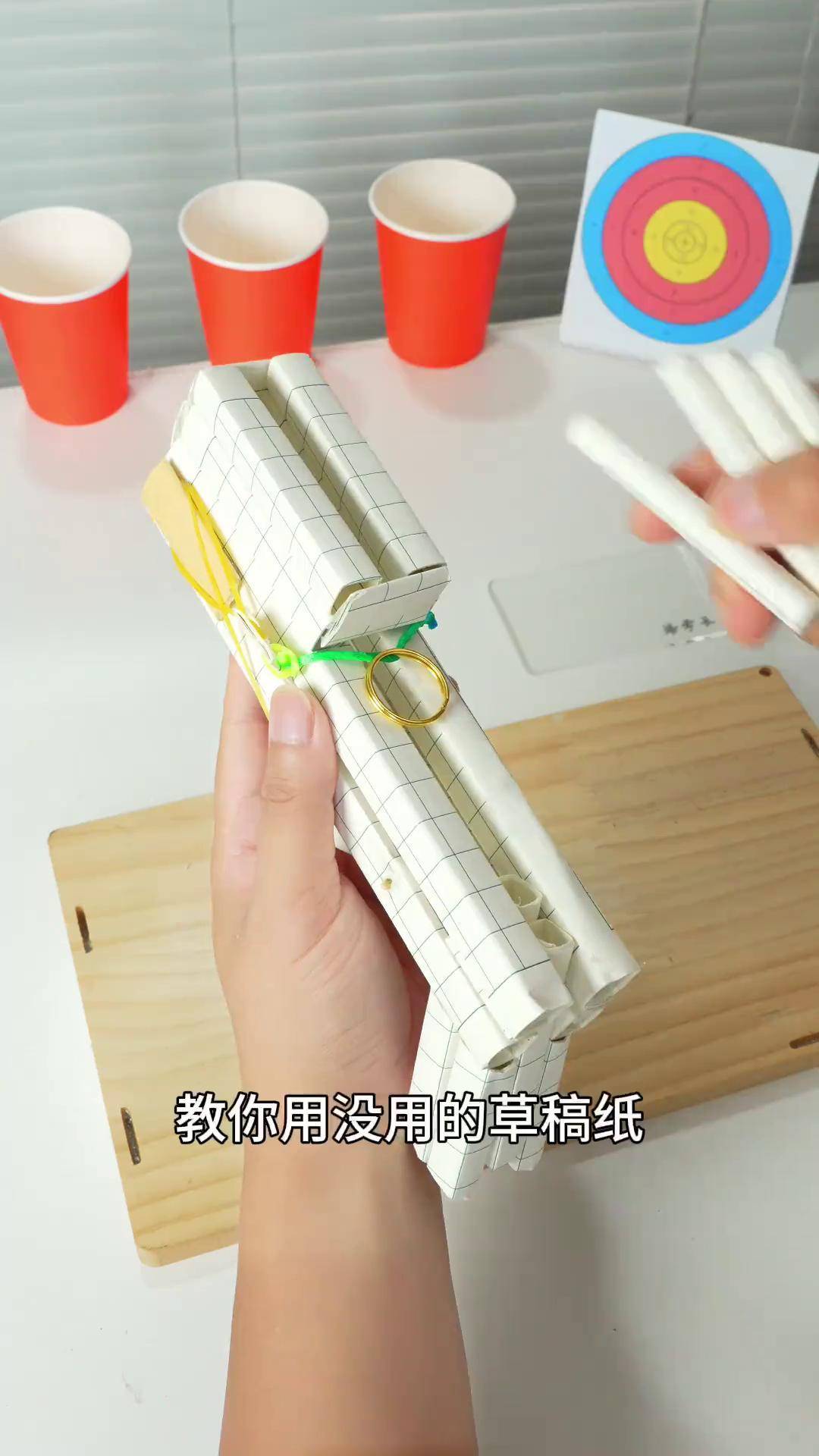 教你用纸做,能自动装弹的,连发手枪! 折纸玩具 手工制作 创意diy