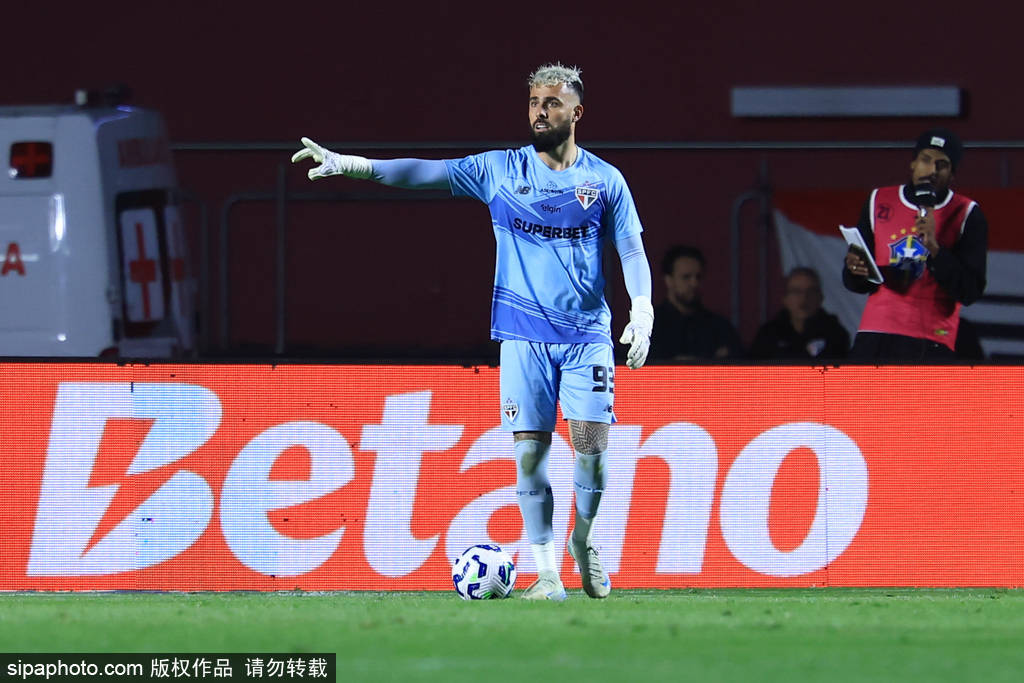 埃德森转会风波:利雅得胜利与加拉塔萨雷的博弈背后,隐藏了怎样的战术布局?