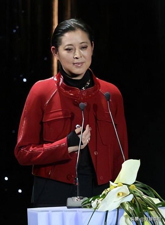 原来倪大红的妻子是倪萍妹妹?65岁还在内娱活跃,果然贤妻旺三代