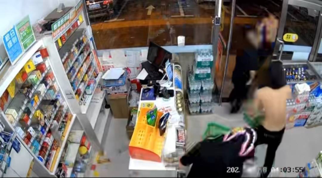 辽宁4名男子蒙面洗劫无人超市，算盗窃还是抢劫？律师：涉嫌盗窃，若未成年家长赔偿