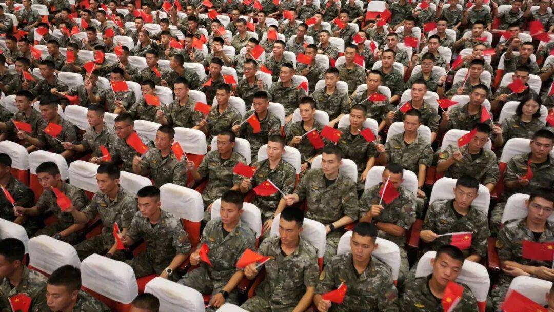 武警部队官兵收听收看纪念中国人民抗日战争暨世界反法西斯战争胜利80周年大会
