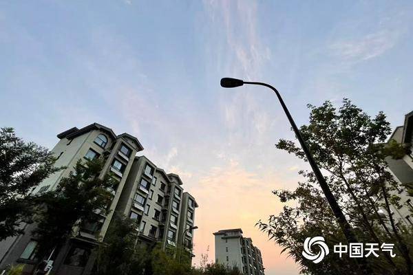 北京今天最高温31℃体感闷热 明天有降雨过程气温下降明显