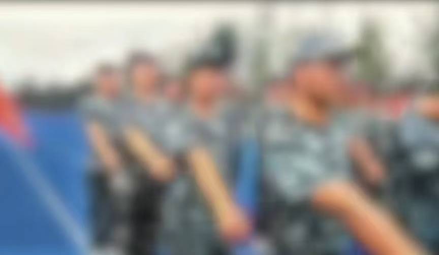 学校账号怼脸直播军训引学生不满，学校称无不妥，律师：涉嫌侵犯学生的肖像权与隐私权