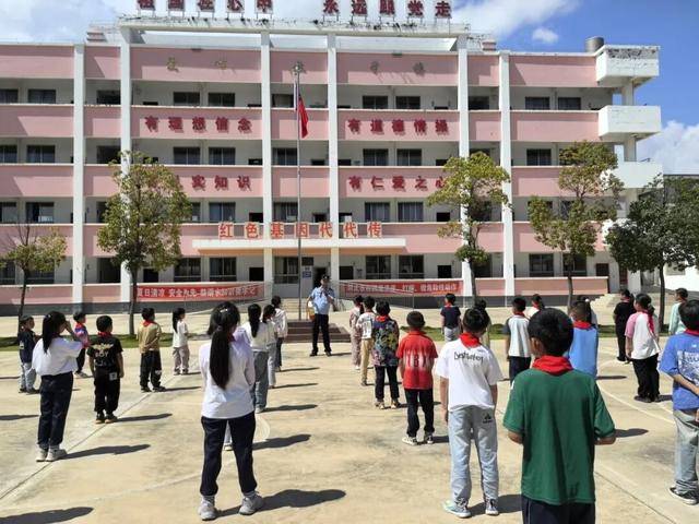 弥勒开学第一课，“警”彩开讲！