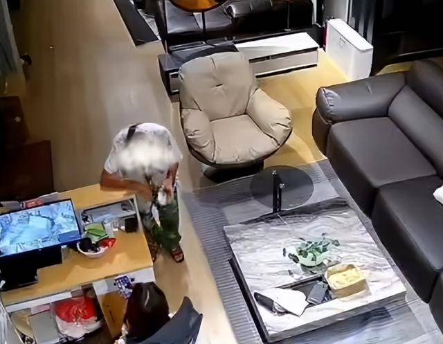 老人猥亵女性因高龄患绝症未被拘留 媒体发声“何以被免罚”