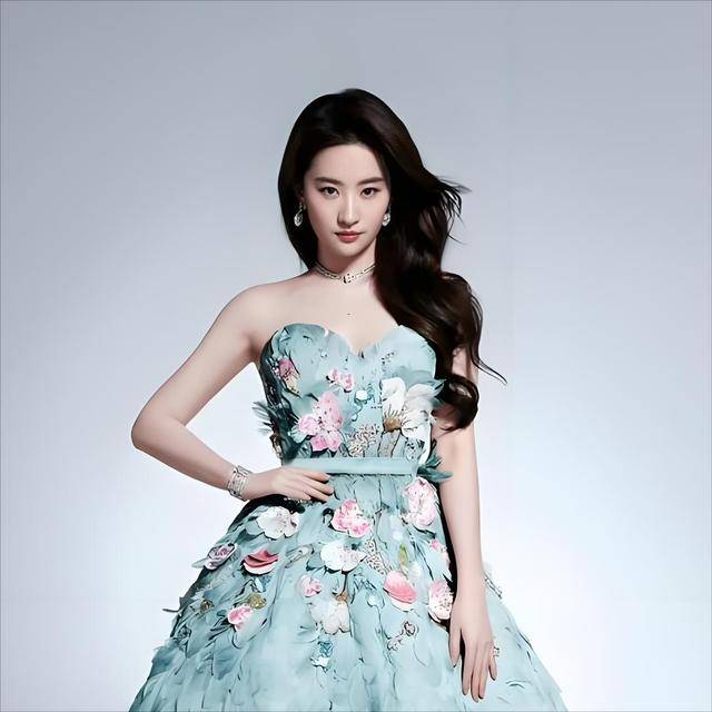 外表是仙女，私下里却是“老烟鬼”的7位女星，刘亦菲令人意外！
