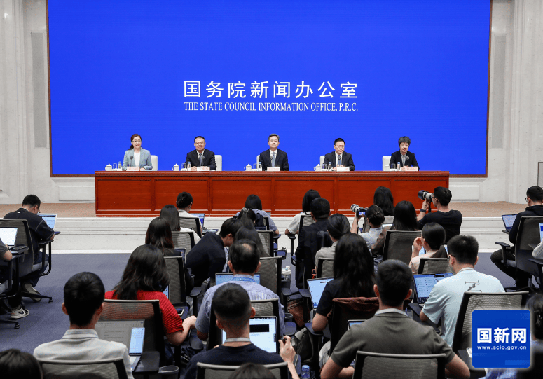 安排1000亿元发放育儿补贴、200亿元逐步推行免费学前教育……财政部回应！