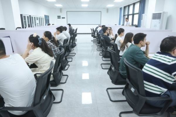 2025年“法考”开考 重庆1．8万余人报名参考