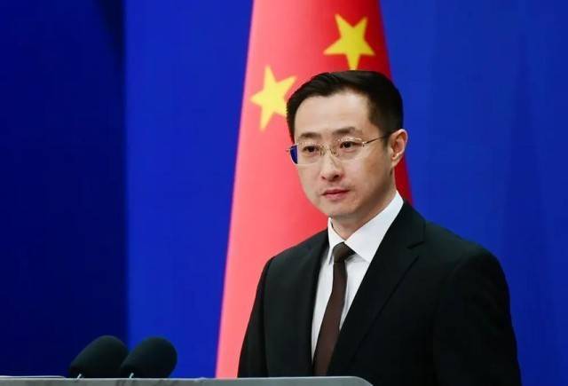 外交部回应美涉黄岩岛错误言论：奉劝美方还南海清净太平