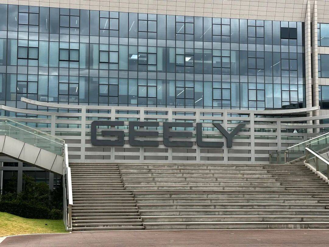 半年亏52亿！地平线陷双重危急芯片巨头压境，核心客户自研