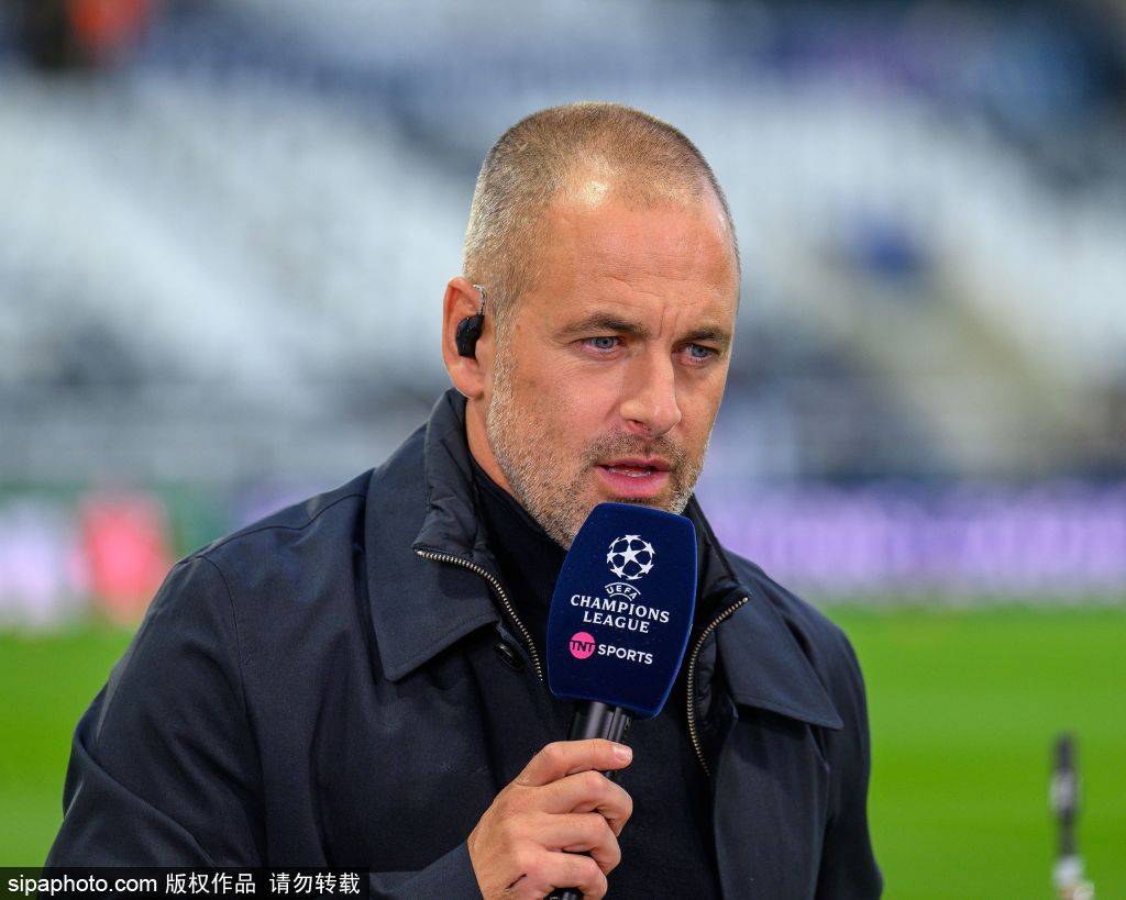 吉马良斯：我们上半场错失两次机会，拉什福德的世界波不可思议