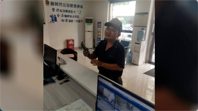 江西萍乡：藏有3万余元现金的旧沙发垫被弃 工人拾金不昧暖人心