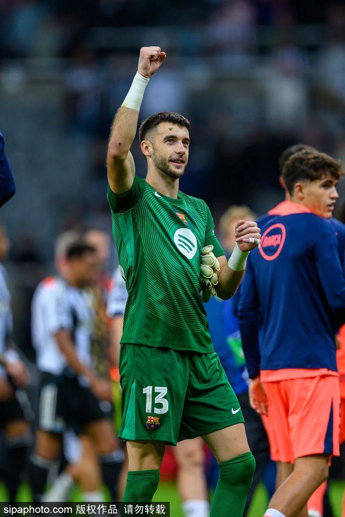 巴萨迎战赫塔菲：弗里克如何破解低位防守？