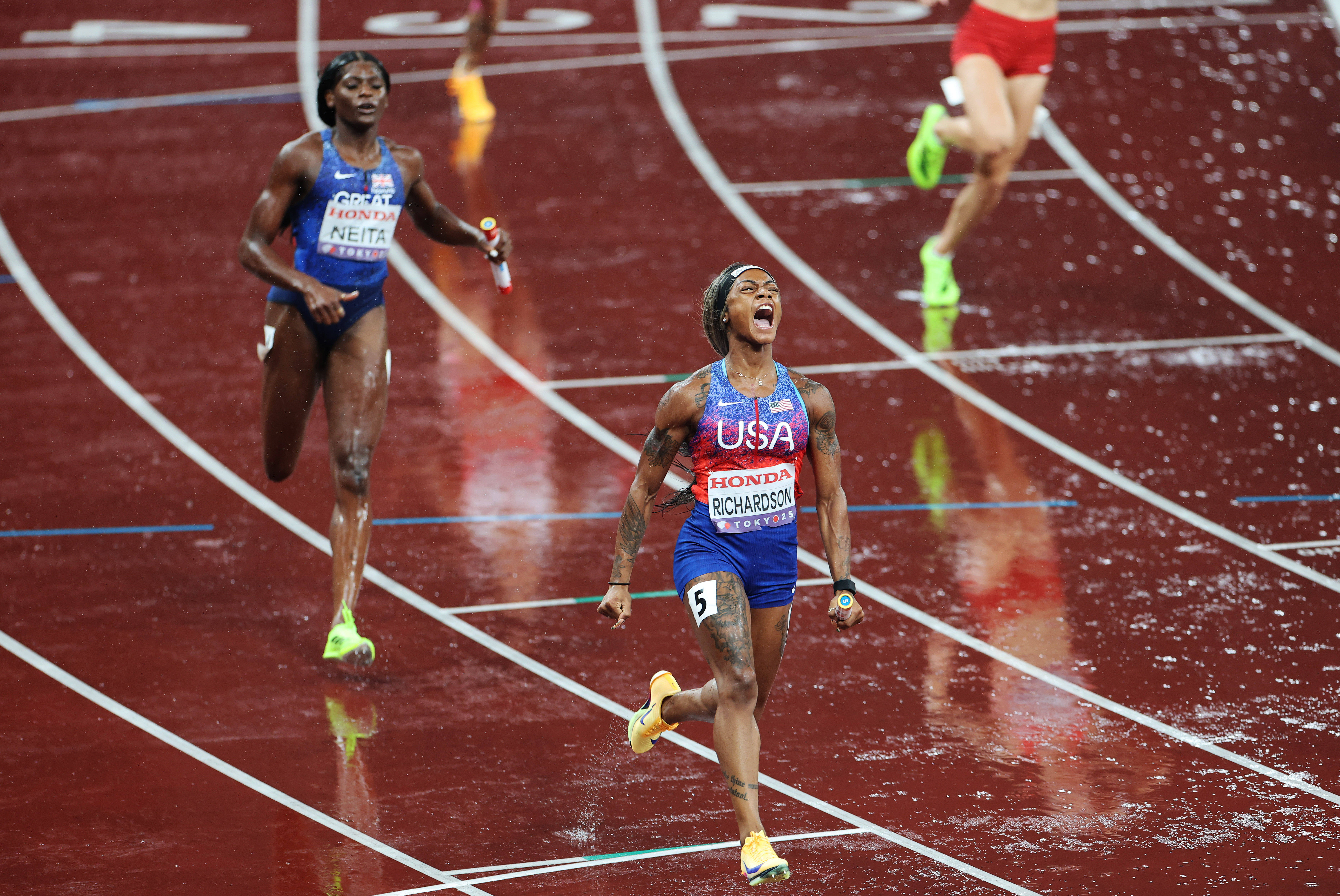 女子4x100米接力决赛赛况