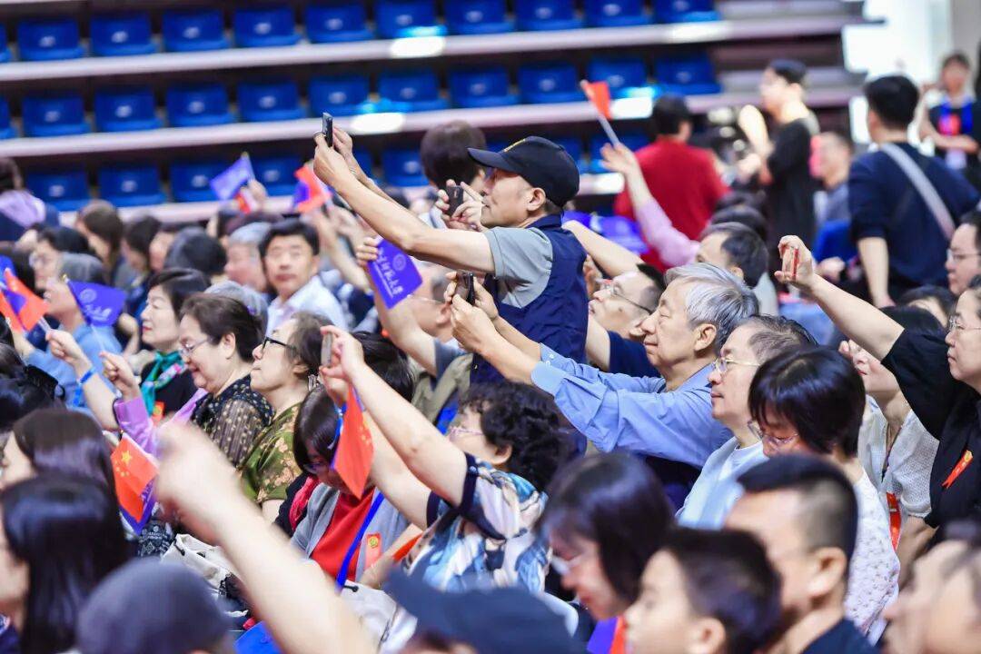 北师大举办2025毕业秩年校友返校纪念大会