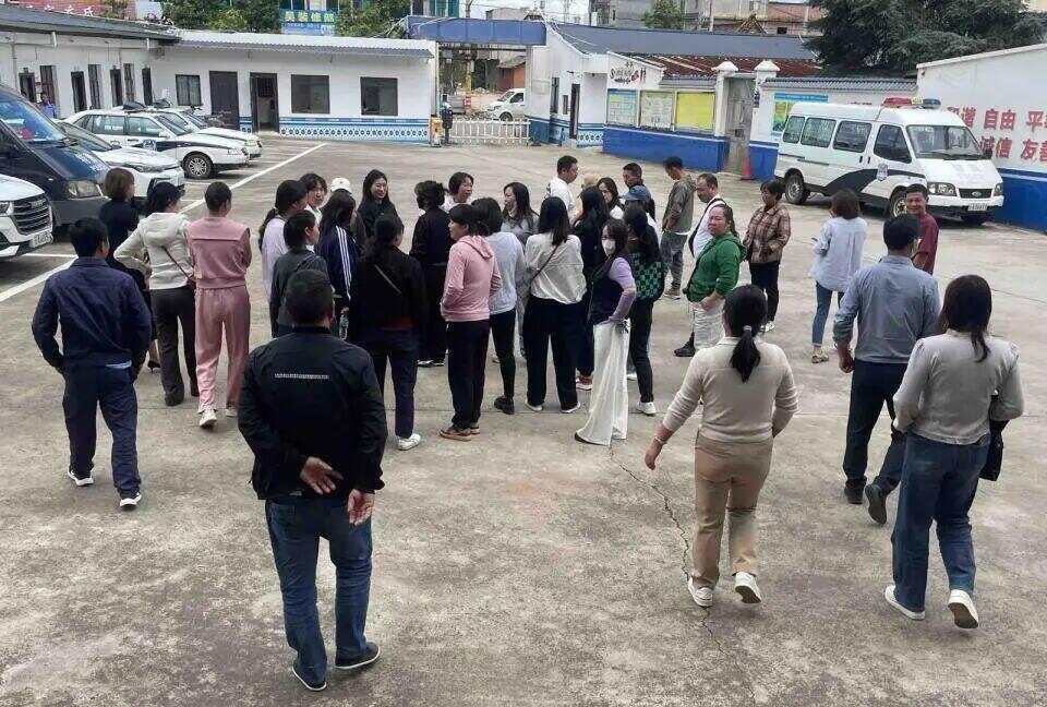 “录取通知书”居然有假？云南昆明多名家长疑陷升学骗局，警方：正在侦办中