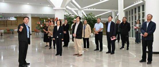 中国图书馆学会副理事长刘小琴一行到临沂调研图书馆建设服务和阅读推广工作_文化_书房_沂水县