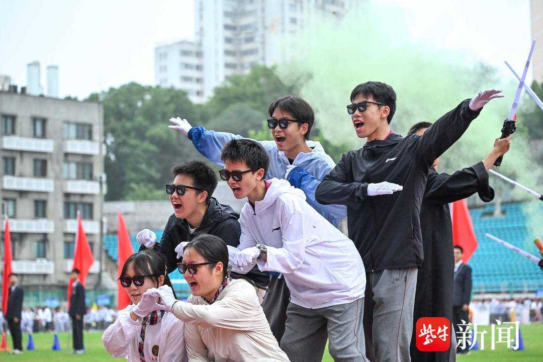 这个高中生有才华！南京第一中学运动会议的著