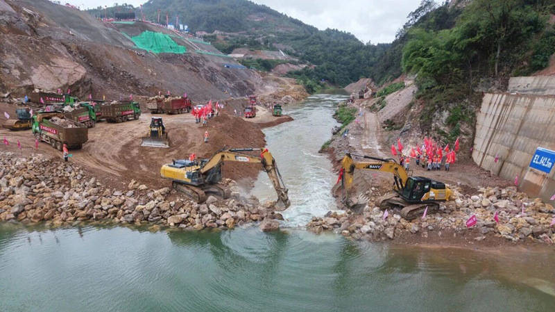 国家重大水利工程宣威水库成功截流