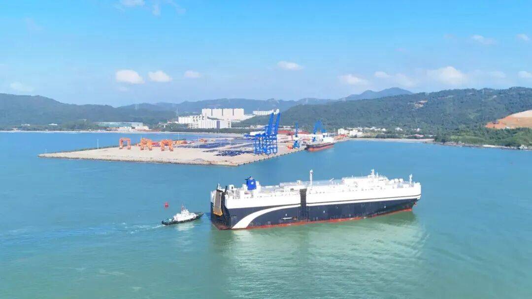 小漠港→非洲，这条滚装新航线开通啦！