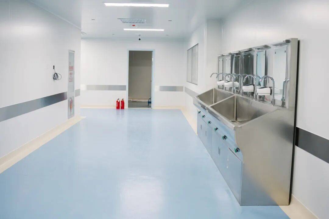 中深装集团承建曲靖医疗中心手术室净化工程顺利竣工!
