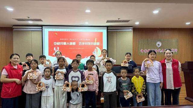 聊城高新区手工月饼制作共品中秋韵味