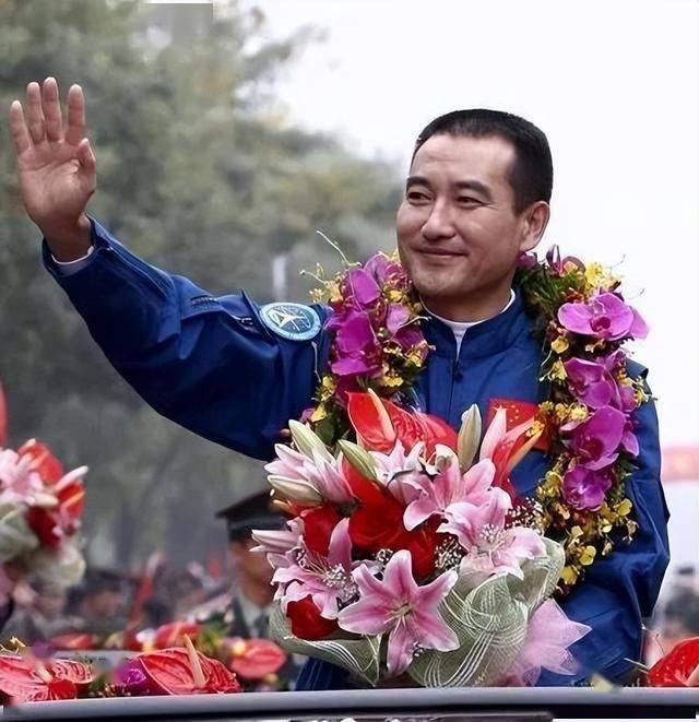 航天员翟志刚将军,为什么称为航天英雄"?眼下答案方揭晓