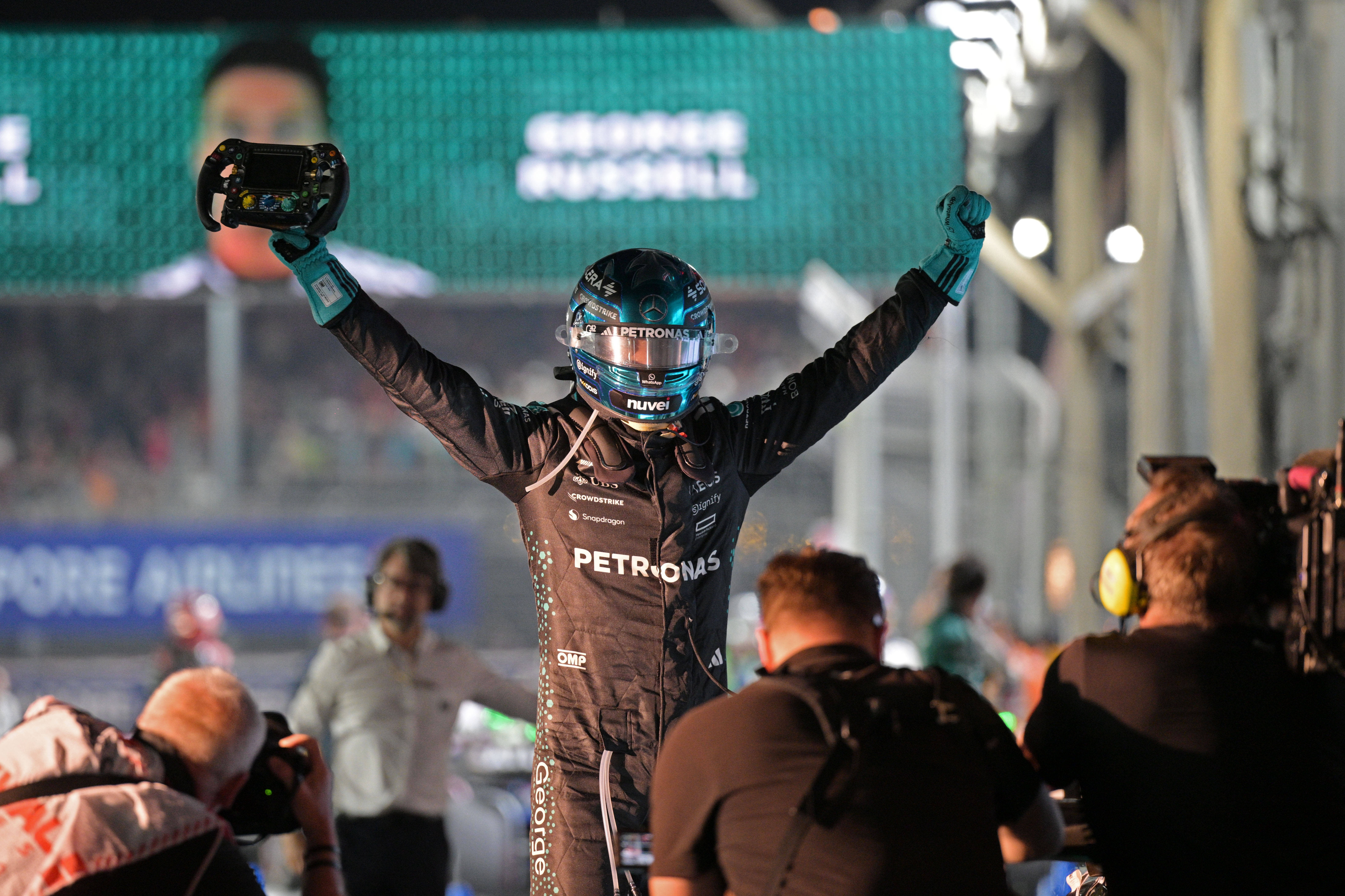 —f1新加坡大奖赛:梅赛德斯车队英国车手拉塞尔夺冠