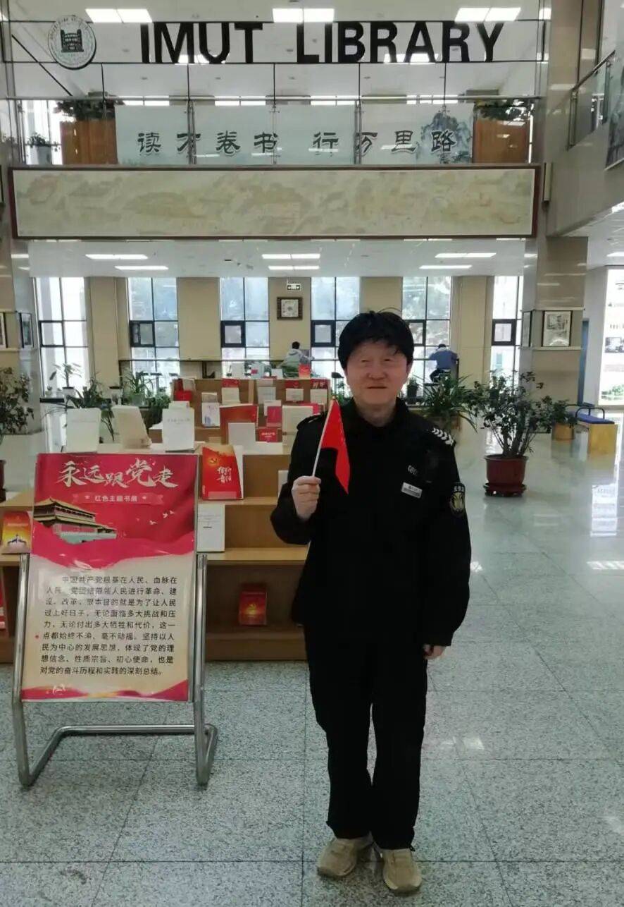 双节同庆，书香不息——图书馆双节假期学习氛围浓厚