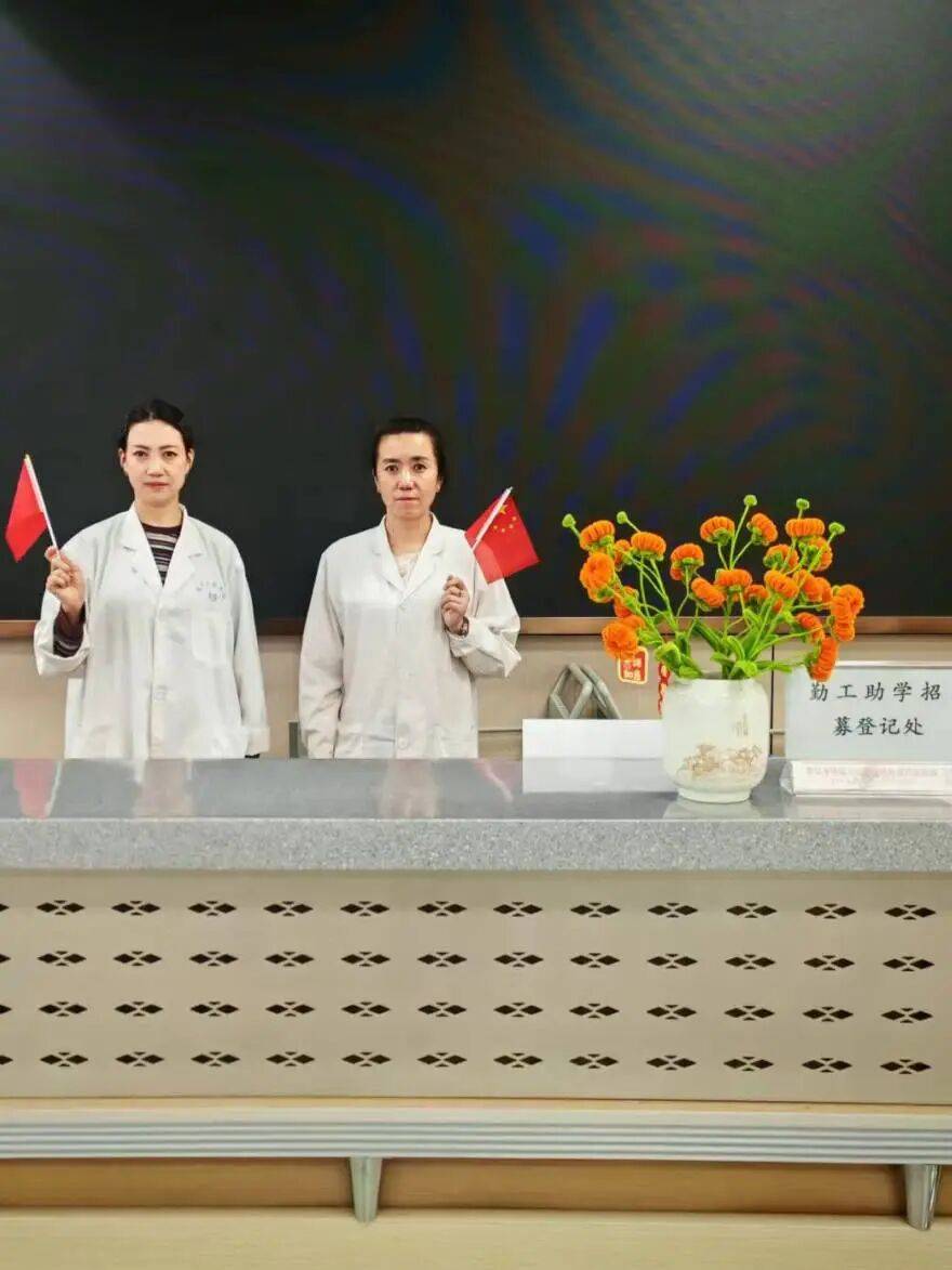 双节同庆，书香不息——图书馆双节假期学习氛围浓厚